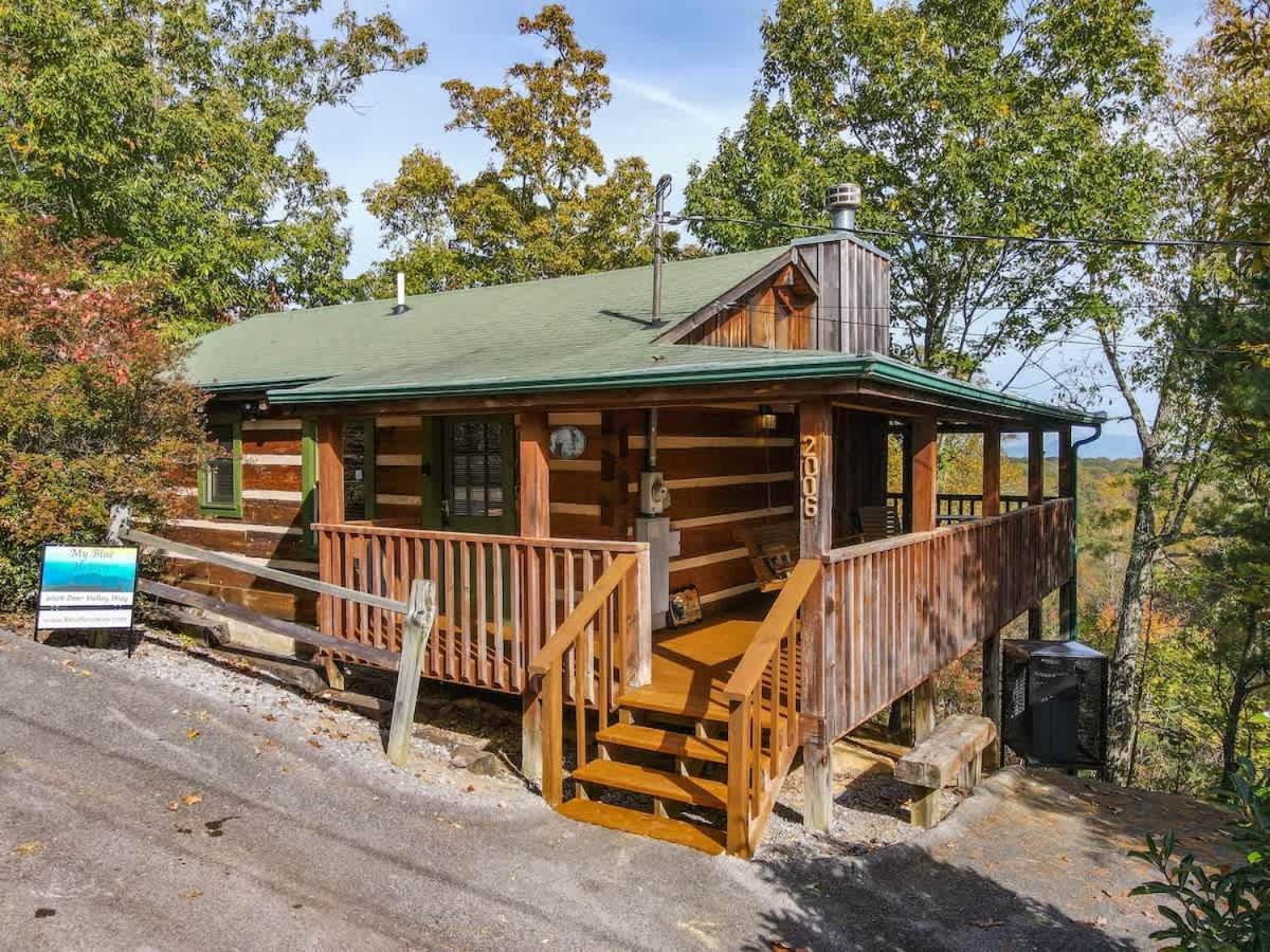 View! Cozy, Private, Fireplace, Hot Tub Log Cabin, Honeymoon! Sevierville Eksteriør billede